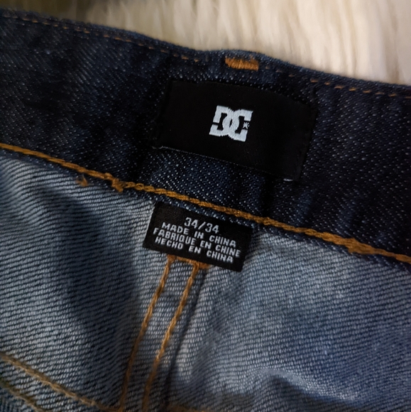 ๐DC - 34 x 26.5 Relaxed Indigo Jeans - Picture 3 of 6